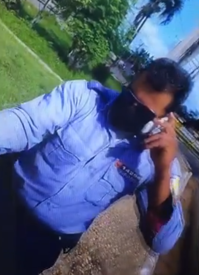 Policía chapa No. 14298